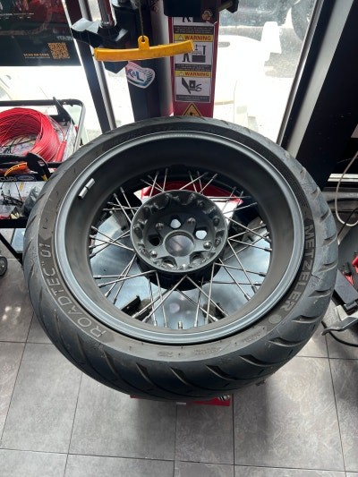 [천안오토바이타이어] BMW R9T 타이어 교체 관련 사진 6