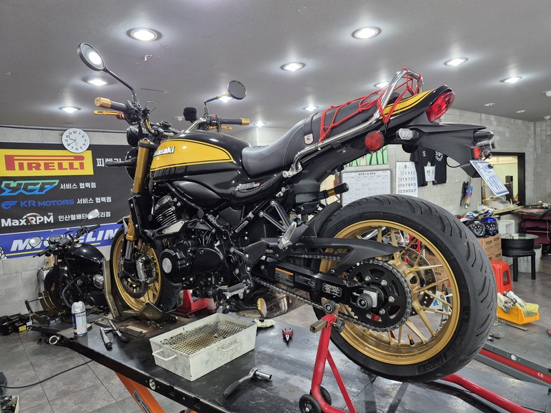 [천안오토바이타이어]가와사키 Z900RS 앞뒤타이어 교체 관련 사진 3
