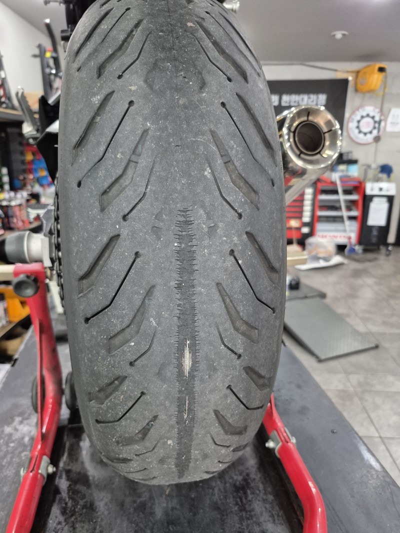 [천안오토바이타이어]가와사키 Z900RS 앞뒤타이어 교체 관련 사진 7