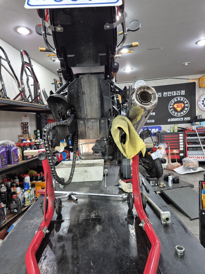 [천안오토바이타이어]가와사키 Z900RS 앞뒤타이어 교체 관련 사진 8