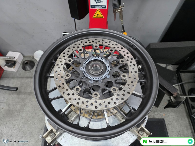 혼다 CB1000R 3만점검 엔진오일, 타이어, 에어필터,점화플러그, 체인, 대, 소기어 교환 관련 사진 11