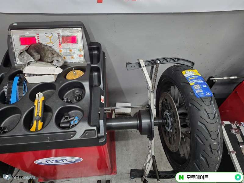혼다 CB1000R 3만점검 엔진오일, 타이어, 에어필터,점화플러그, 체인, 대, 소기어 교환 관련 사진 12