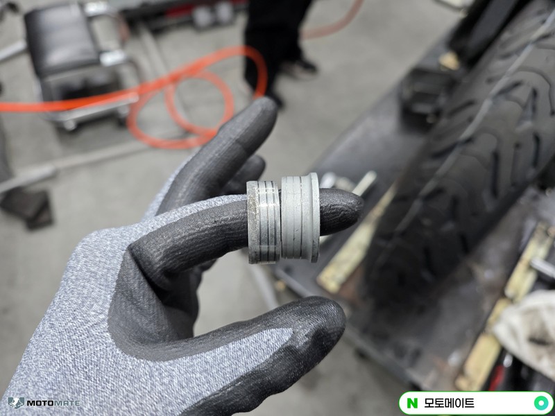 혼다 CB1000R 3만점검 엔진오일, 타이어, 에어필터,점화플러그, 체인, 대, 소기어 교환 관련 사진 13