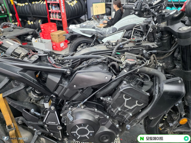 혼다 CB1000R 3만점검 엔진오일, 타이어, 에어필터,점화플러그, 체인, 대, 소기어 교환 관련 사진 20