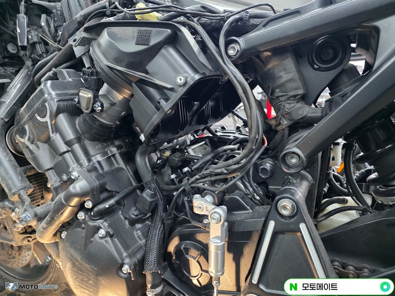 혼다 CB1000R 3만점검 엔진오일, 타이어, 에어필터,점화플러그, 체인, 대, 소기어 교환 관련 사진 21