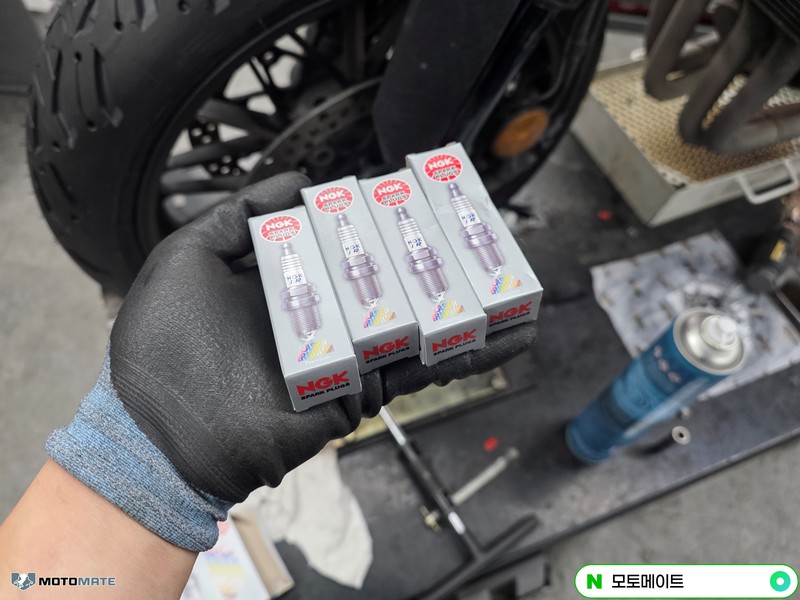 혼다 CB1000R 3만점검 엔진오일, 타이어, 에어필터,점화플러그, 체인, 대, 소기어 교환 관련 사진 26