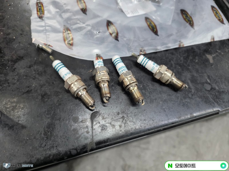 혼다 CB1000R 3만점검 엔진오일, 타이어, 에어필터,점화플러그, 체인, 대, 소기어 교환 관련 사진 27