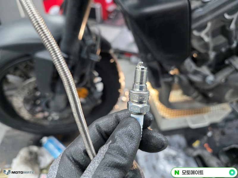 혼다 CB1000R 3만점검 엔진오일, 타이어, 에어필터,점화플러그, 체인, 대, 소기어 교환 관련 사진 28