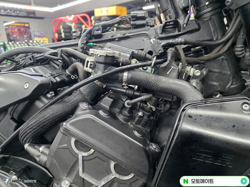 혼다 CB1000R 3만점검 엔진오일, 타이어, 에어필터,점화플러그, 체인, 대, 소기어 교환 관련 사진 29
