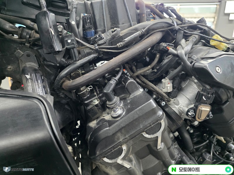 혼다 CB1000R 3만점검 엔진오일, 타이어, 에어필터,점화플러그, 체인, 대, 소기어 교환 관련 사진 30