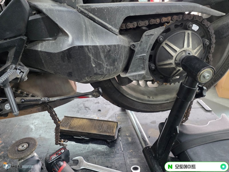 혼다 CB1000R 3만점검 엔진오일, 타이어, 에어필터,점화플러그, 체인, 대, 소기어 교환 관련 사진 33