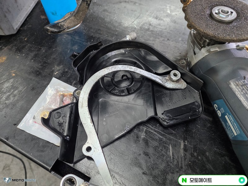 혼다 CB1000R 3만점검 엔진오일, 타이어, 에어필터,점화플러그, 체인, 대, 소기어 교환 관련 사진 37