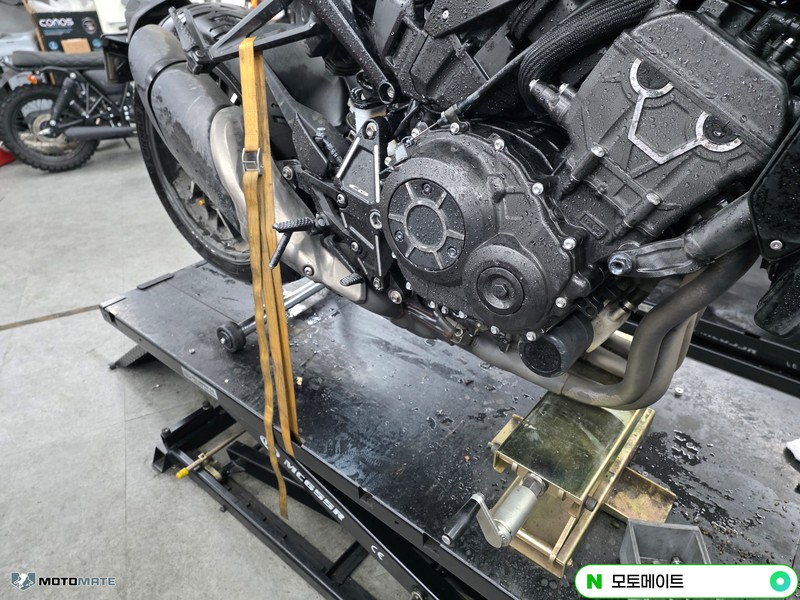 혼다 CB1000R 3만점검 엔진오일, 타이어, 에어필터,점화플러그, 체인, 대, 소기어 교환 관련 사진 7