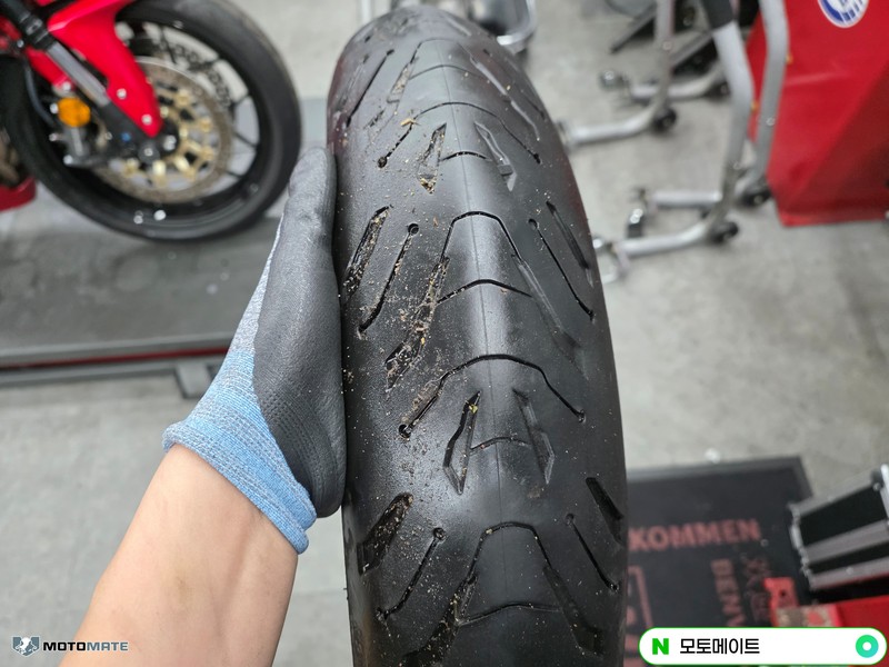 혼다 CB1000R 3만점검 엔진오일, 타이어, 에어필터,점화플러그, 체인, 대, 소기어 교환 관련 사진 9