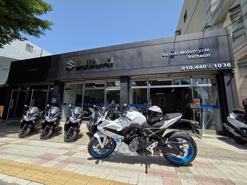 스즈키 GSX8R 신차출고│옵션 장착부터 꼼꼼한 작업까지