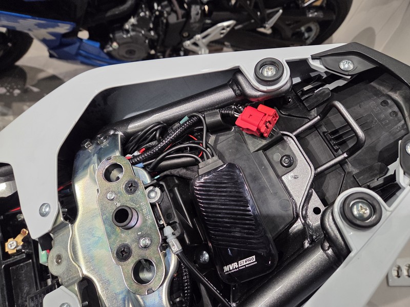 스즈키매장 GSX8R 신차출고│옵션 장착부터 꼼꼼한 작업까지 스즈키인천점 관련 사진 11