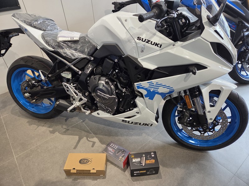 스즈키매장 GSX8R 신차출고│옵션 장착부터 꼼꼼한 작업까지 스즈키인천점 관련 사진 3