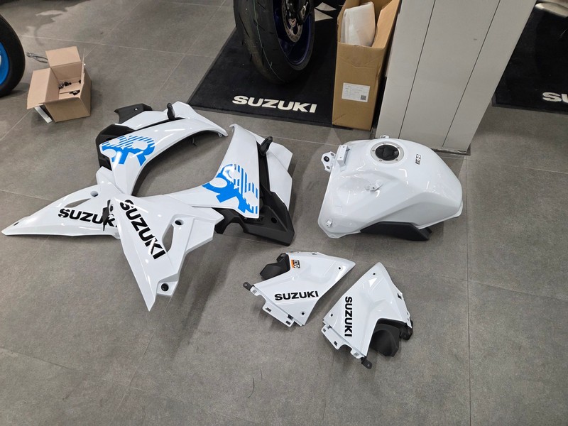 스즈키매장 GSX8R 신차출고│옵션 장착부터 꼼꼼한 작업까지 스즈키인천점 관련 사진 6