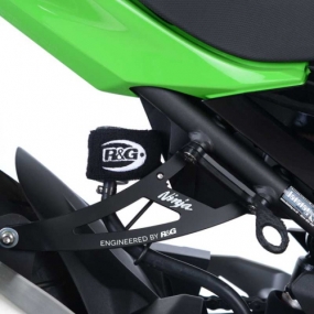 [해외] R&G 가와사키 닌자400 18이상, Z400 19이상, 닌자500 24이상 머플러브라켓 EH0085BK