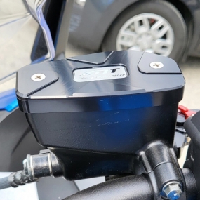 XRT 스즈키 S1000GT 22이상 마스터실린더캡