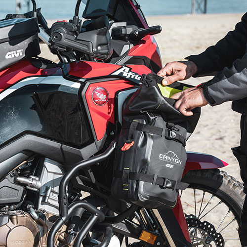 Givi_offroad_softbags_Canyon_GRT722_1077_143240.jpg Givi_offroad_softbags_Canyon_GRT722_1077_143240.jpg
