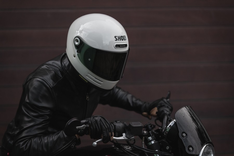 Shoei-Glamster-Helmet-Review-6_184154.jpg