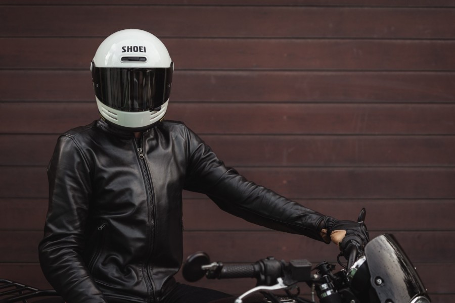 Shoei-Glamster-Helmet-Review-9_184154.jpg Shoei-Glamster-Helmet-Review-9_184154.jpg