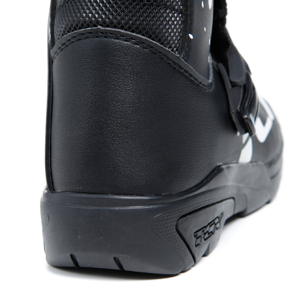 comp-kid-black-black-whiteimagenumber10_170537.jpg