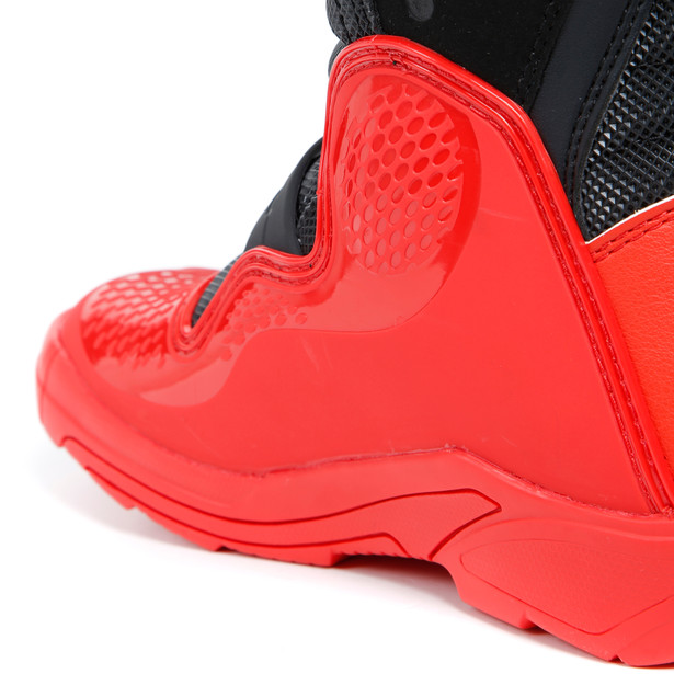 comp-kid-black-redimagenumber12_170456.jpg