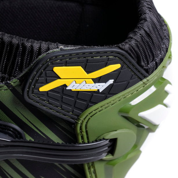 x-blast-black-green-yellowimagenumber4_152401.jpg