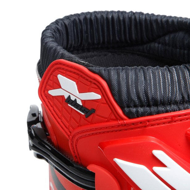 x-blast-black-redimagenumber6_152315.jpg