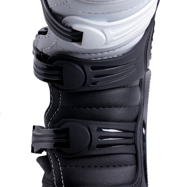 x-blast-black-white-redimagenumber10_152516.jpg