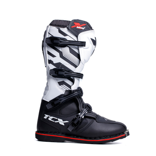 x-blast-black-white-redimagenumber1_152454.jpg