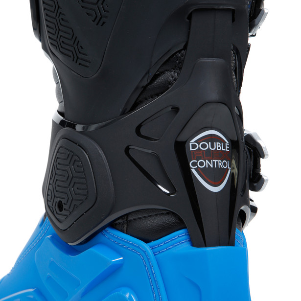 comp-evo-2-michelin-black-blueimagenumber10_152114.jpg comp-evo-2-michelin-black-blueimagenumber10_152114.jpg