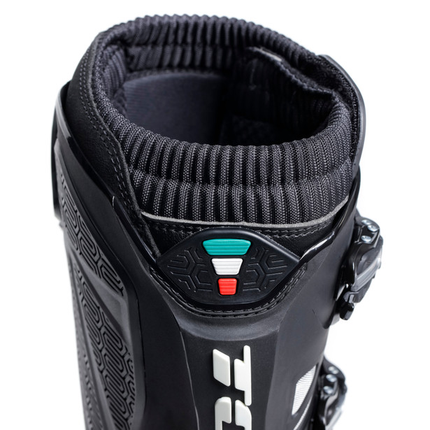 comp-evo-2-michelin-black-camoimagenumber10_152201.jpg comp-evo-2-michelin-black-camoimagenumber10_152201.jpg