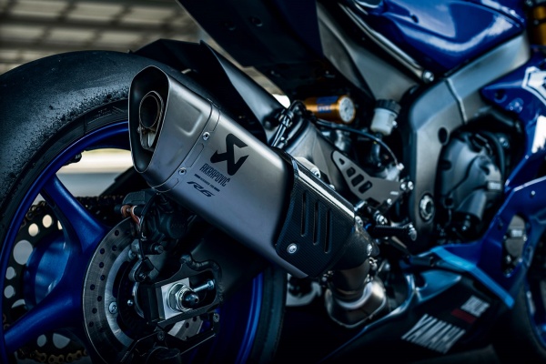 batch_yamaha-gytr-akrapovic-1_015935.jpg