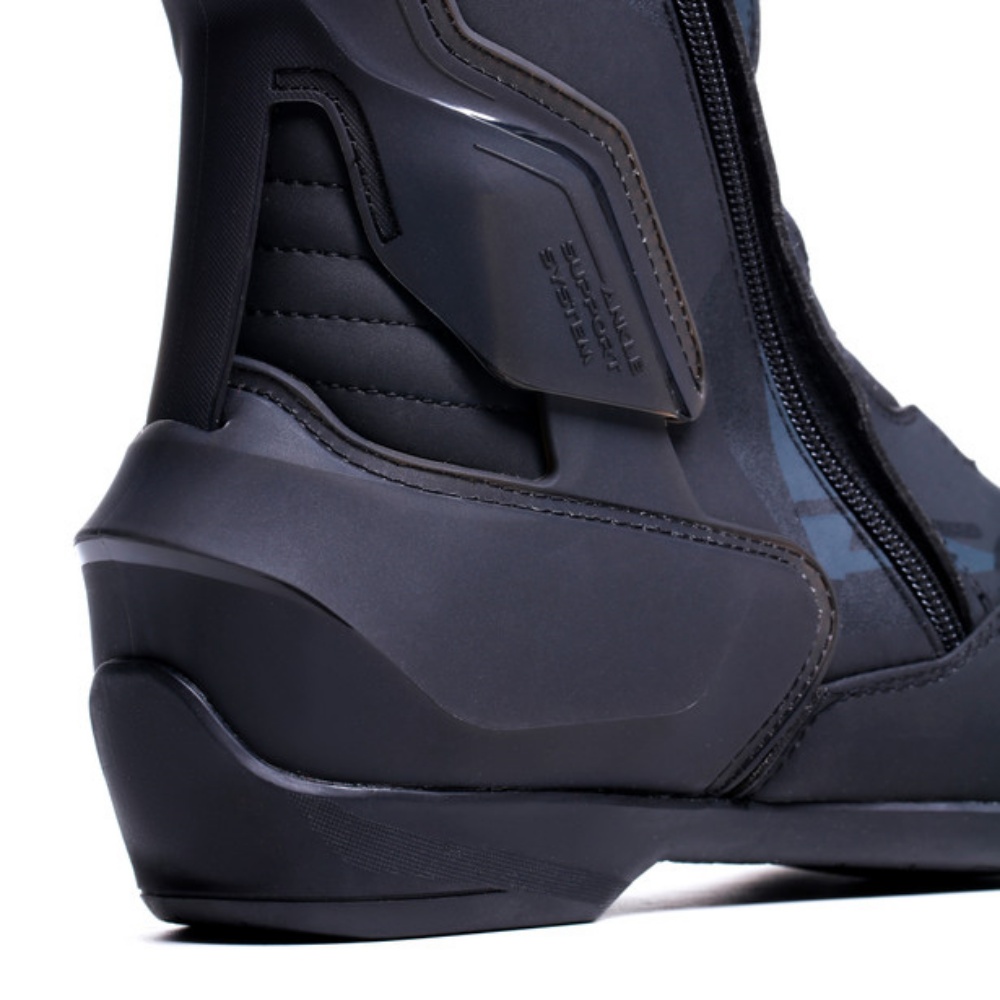 BLACK-8_115714.jpg