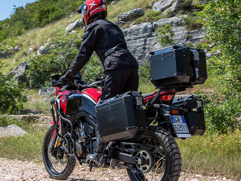 givi-bauletti-moto-in-alluminio-header-mobile_125454.jpg