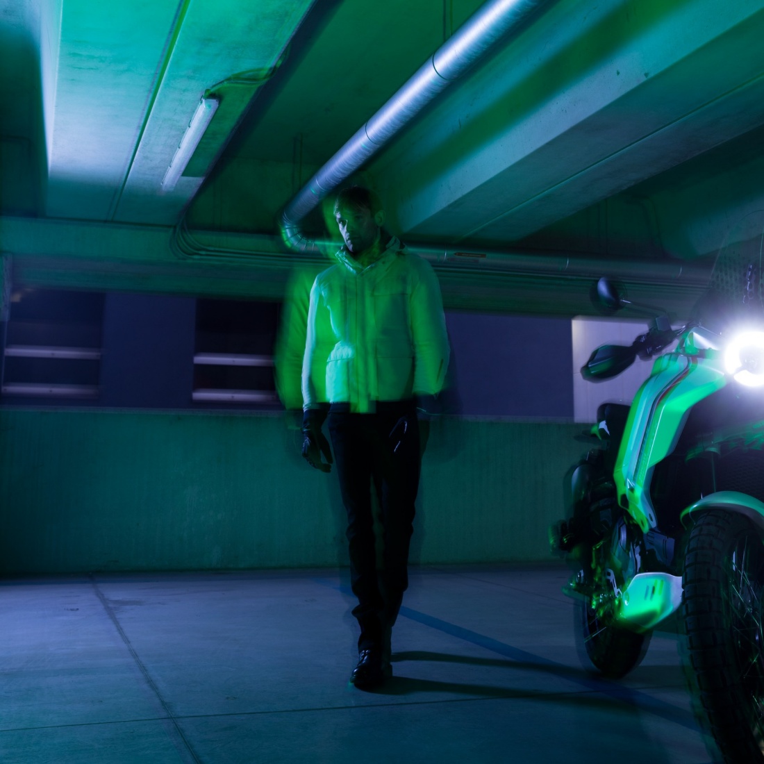 riding_parka_d294_120_model_02_145231.jpg riding_parka_d294_120_model_02_145231.jpg