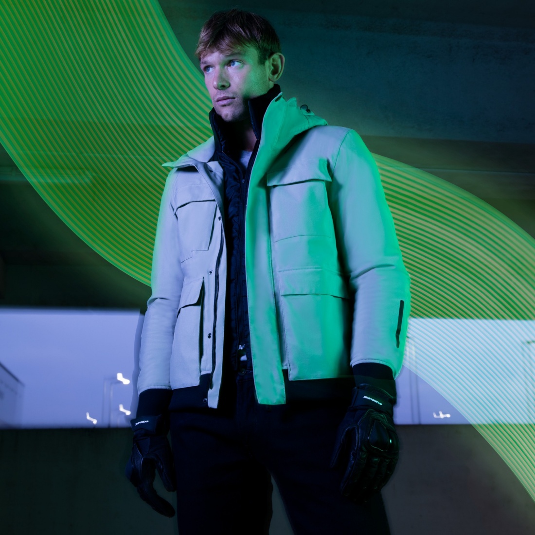 riding_parka_d294_120_model_06_145201.jpg