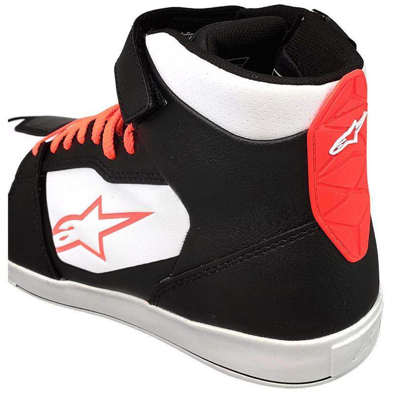BLK-WHT-RED-FL-8_152539.jpg BLK-WHT-RED-FL-8_152539.jpg