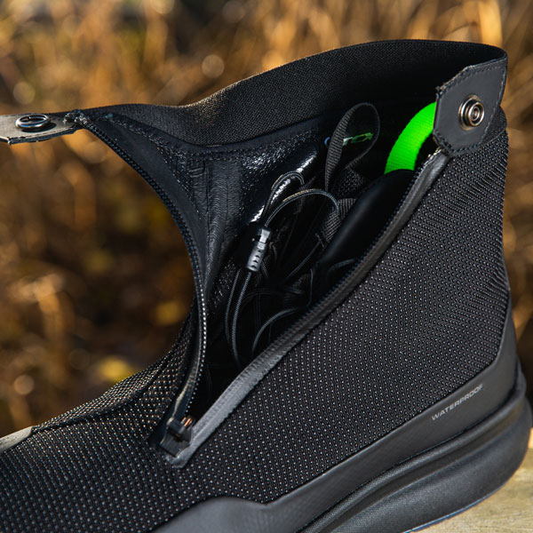 tcx_boots_firegun-1-wp_black_lifestyle8_103523.jpg