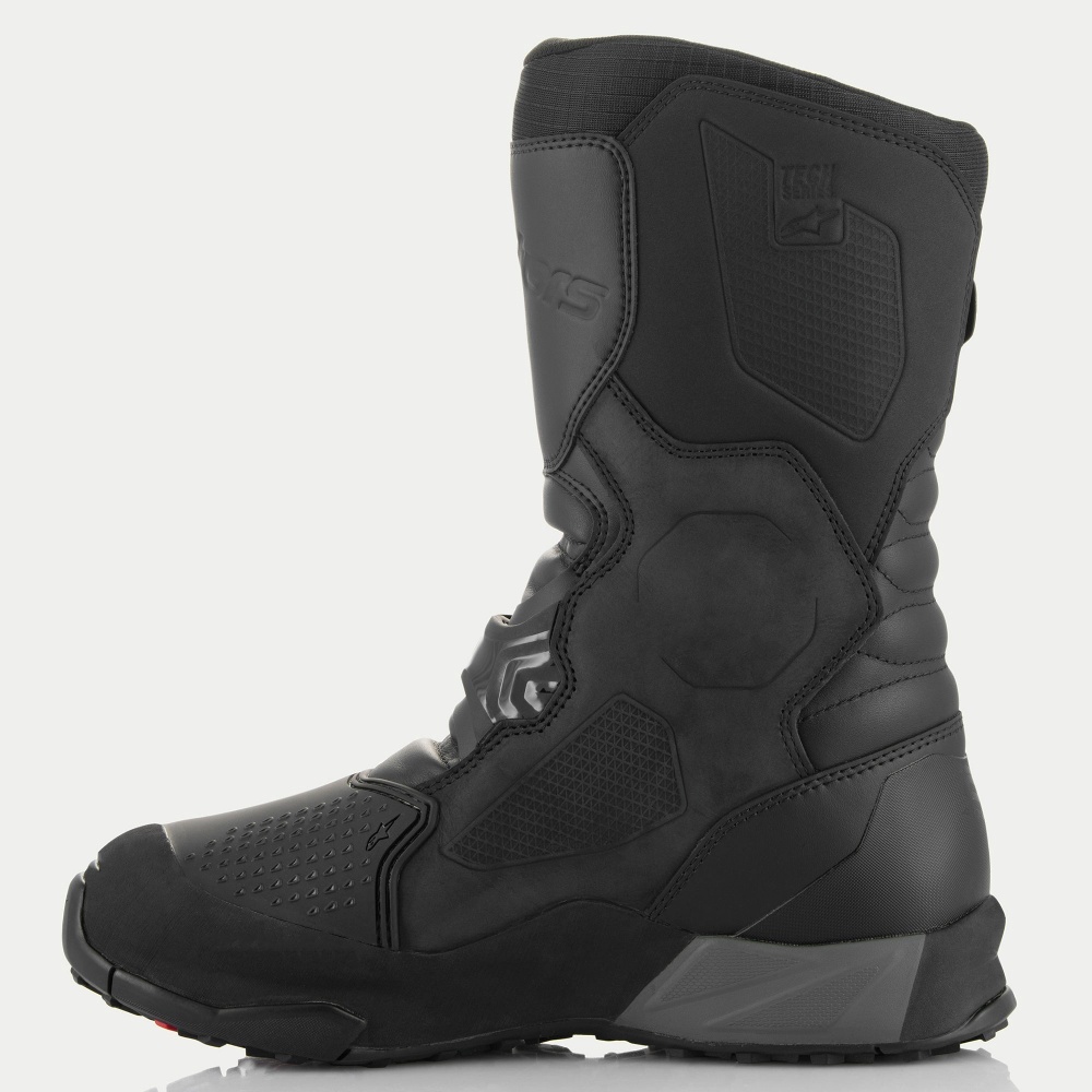 BLACKBLACK4_103623.jpg