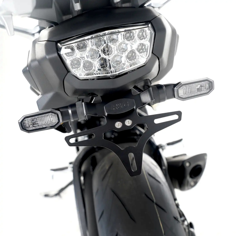 FE0337_SUZUKIGSX-S1000GX-E_103555.jpg FE0337_SUZUKIGSX-S1000GX-E_103555.jpg