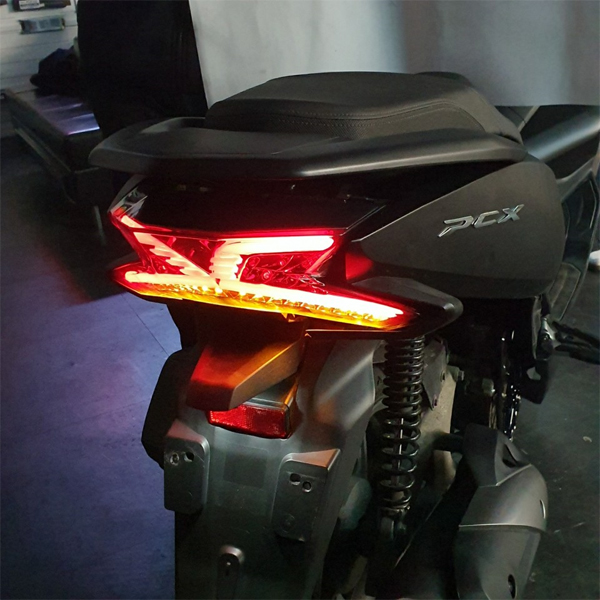 바이커스 PCX125 18-20 면발광 LED 테일라이트 BKS004