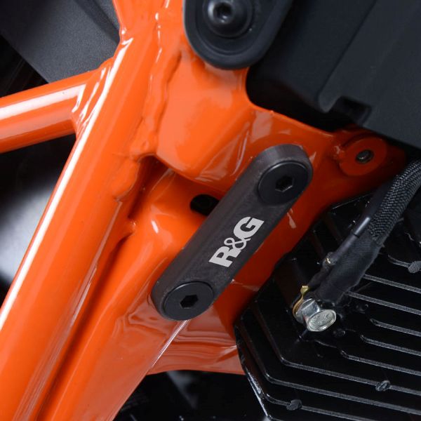 [해외] R&G KTM 듀크125 17-23 텐덤스텝캡 BLP0070BK
