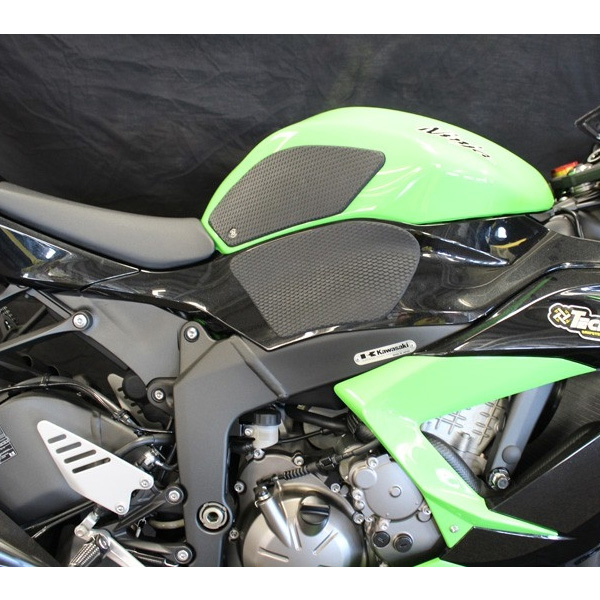 테크스펙 가와사키 ZX6R 13이상 니그립패드 62-2509-SS